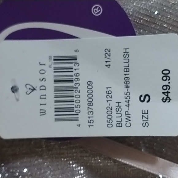 Dress - Picture 4 of 4